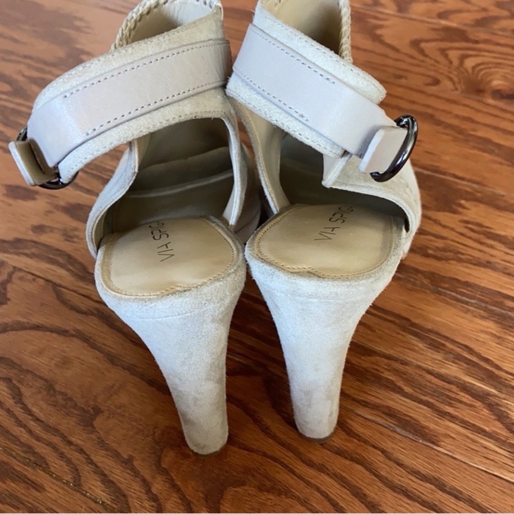 Via Spiga Cream Peep Toe Heels - Picture 4 of 7